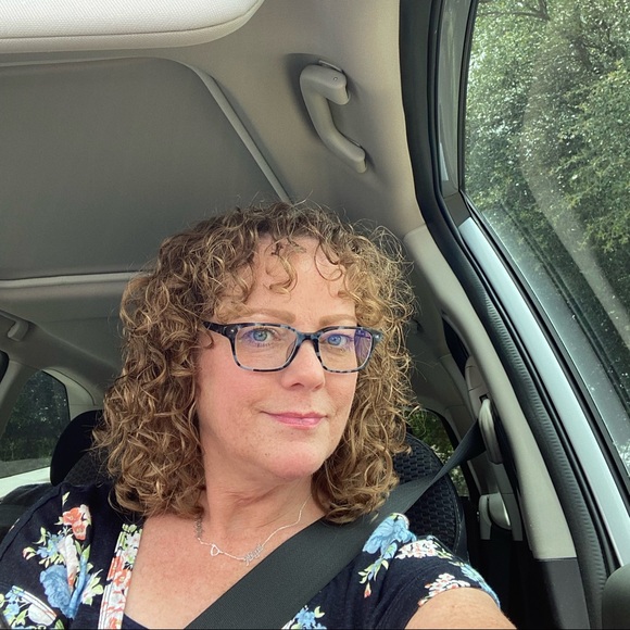 Meet your Posher, Carleen - Picture 2 of 2